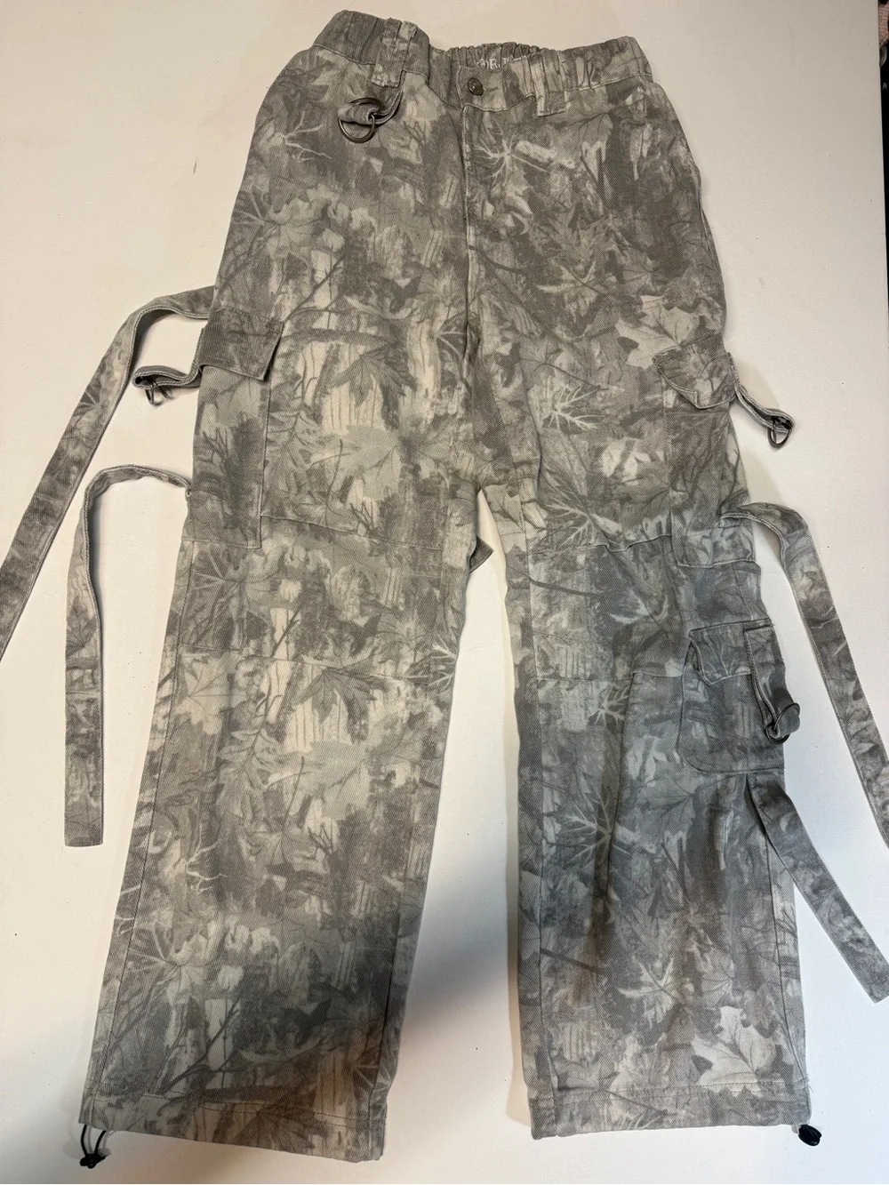 Source Unknown Gray Camouflage Wide Leg Cargo Pants
